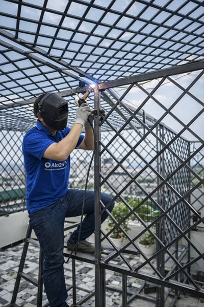 thợ alo247 hàn lắp ghép cấu trúc mái terrace