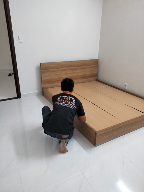 thợ sửa giường gỗ tại nhà