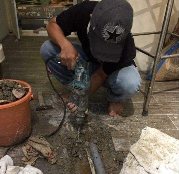thợ sửa ống nước âm sàn