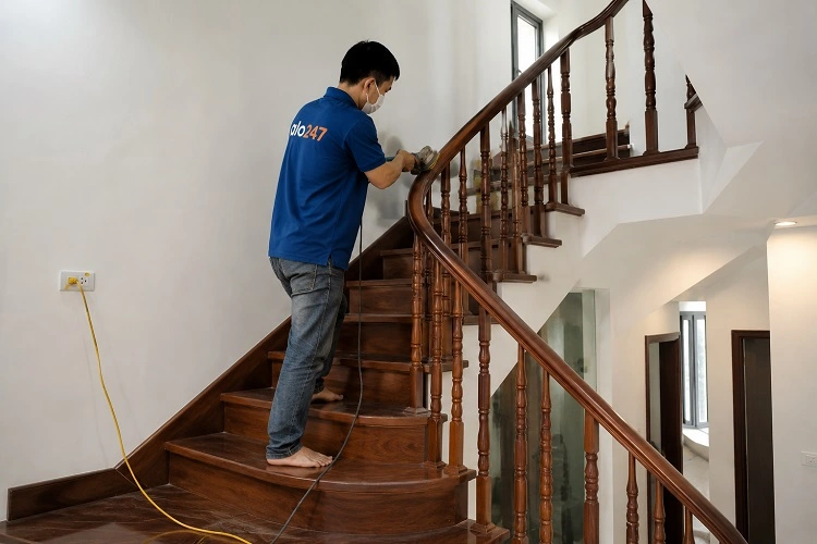 Thợ alo247 lắp đặt tay vịn gỗ
