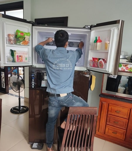 sửa tủ lạnh nhà chú Hùng Long Biên