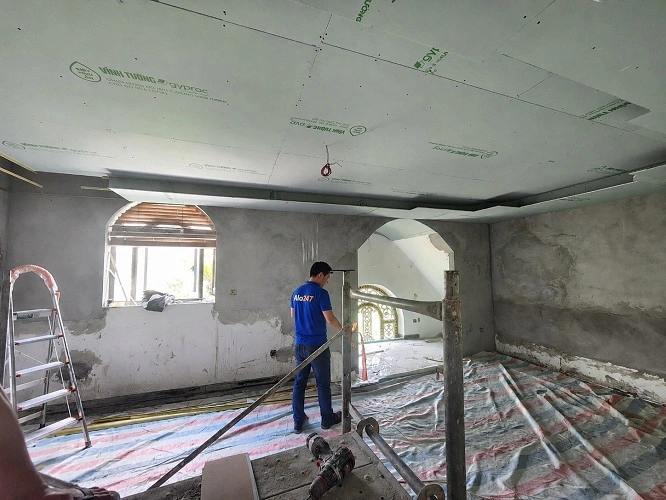 Thợ alo247 đang thi công hệ thống điện nước tại Ba Đình