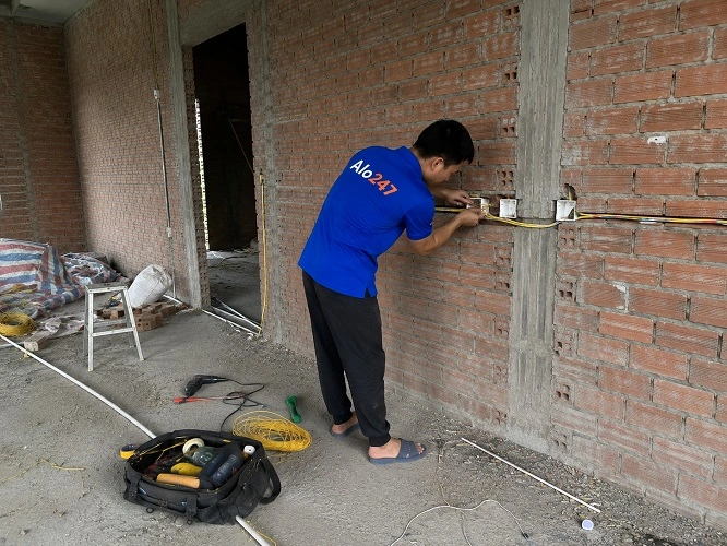 Thợ alo247 thi công hệ thống điện tại Thanh Xuân