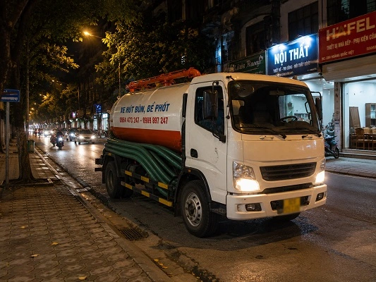 Xe bồn hút bể phốt chân không của alo247 tại Gia Lâm