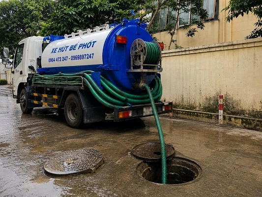 Xe bồn hút bể phốt chân không của alo247 tại Phúc Thọ