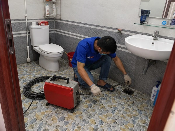 Thợ alo247 thông tắc cống nhà vệ sinh chuyên nghiệp tại Từ Liêm