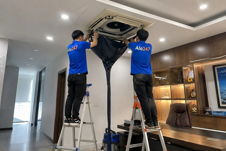 Thợ alo247 vệ sinh bảo dưỡng điều hoà âm trần tại Hà Nội