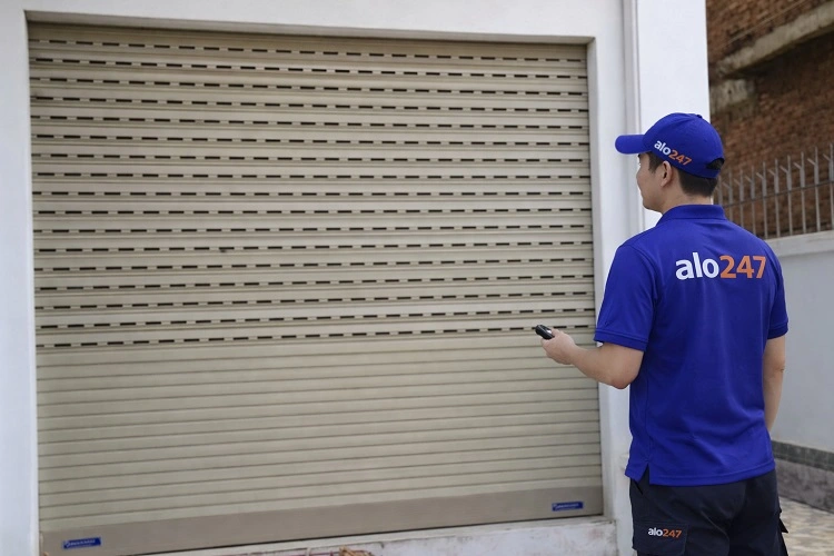 Thợ sửa lỗi remote mất tín hiệu