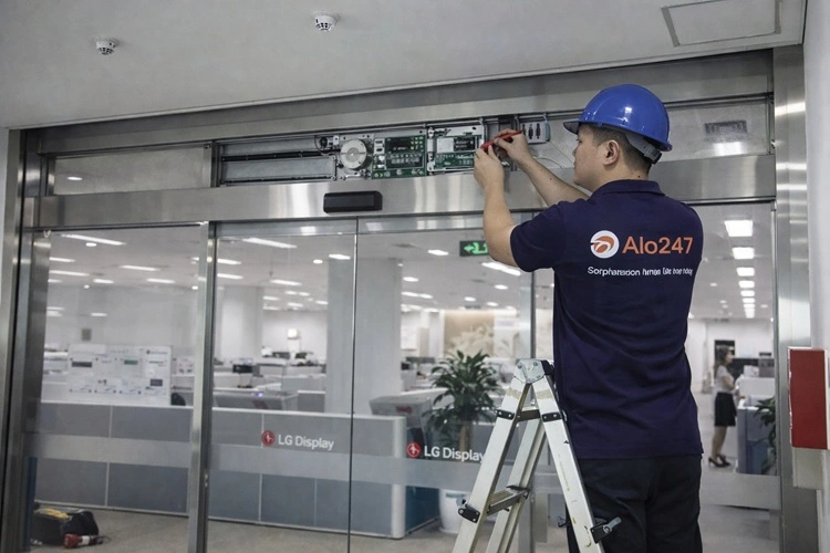 thợ alo247 sửa cửa kính tự động
