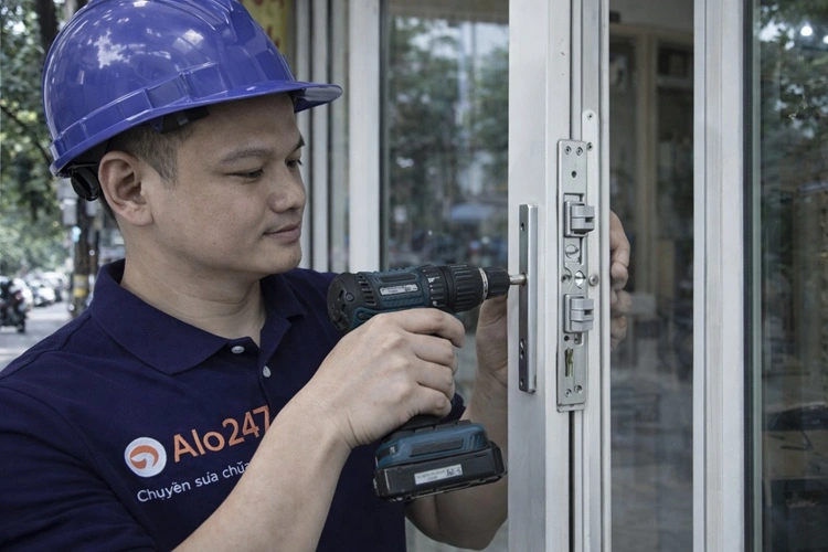 thợ alo247 thay khoá cửa nhựa lõi thép