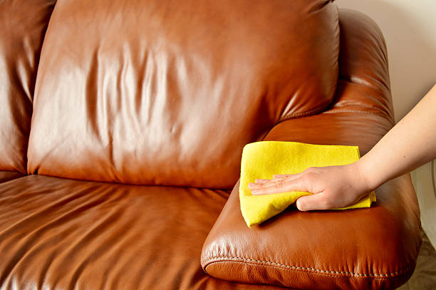 Giặt ghế sofa da tại nhà