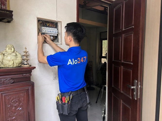 Thợ alo247 sửa điện tại nhà phường Long Biên