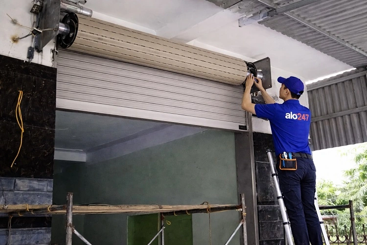 Thợ lắp cửa cuốn tại Từ Liêm