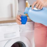 Có nên sử dụng nước giặt chuyên dụng cho máy giặt