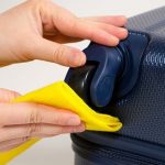 Hướng dẫn vệ sinh vali thường đúng cách