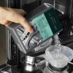 Máy rửa bát hết muối phải làm sao