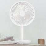 Nên làm gì khi quạt tích điện sạc không vào điện