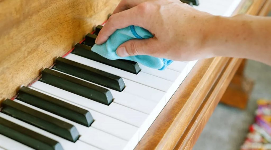 Tại sao nên vệ sinh bảo dưỡng đàn piano điện định kì