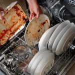 Vì sao máy rửa bát rửa không sạch