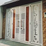 Cách gắn bản lề cửa sắt tại nhà đơn giản