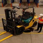 Cách khắc phục sự cố xe nâng bị chảy dầu