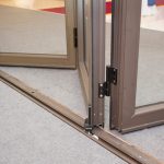 Giải pháp cho lỗi cửa kéo sắt bị nặng rít kêu