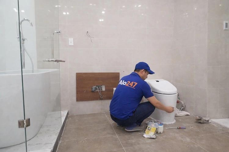 Thợ alo247 lắp đặt bồn cầu
