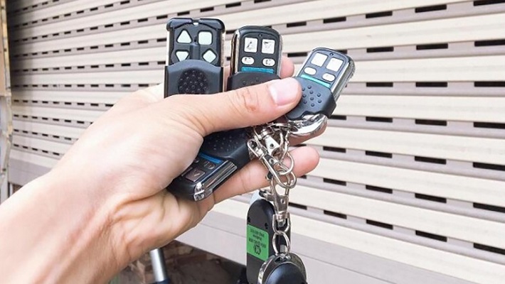 sửa khoá cửa cuốn tại nhà