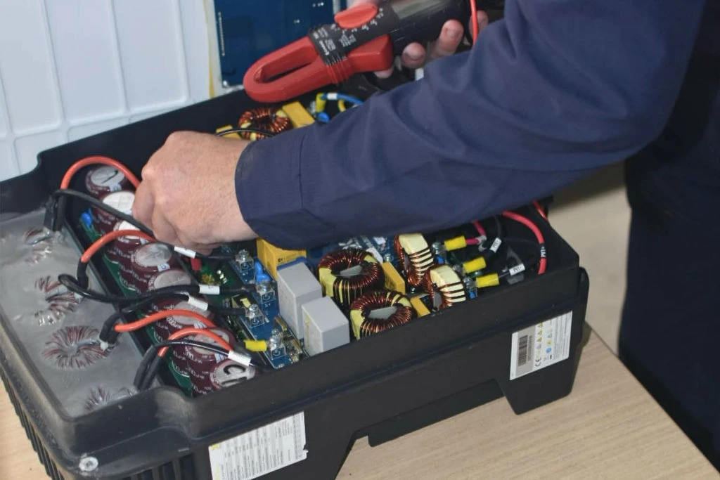 xác định nguyên nhân inverter năng lượng mặt trời bị lỗi
