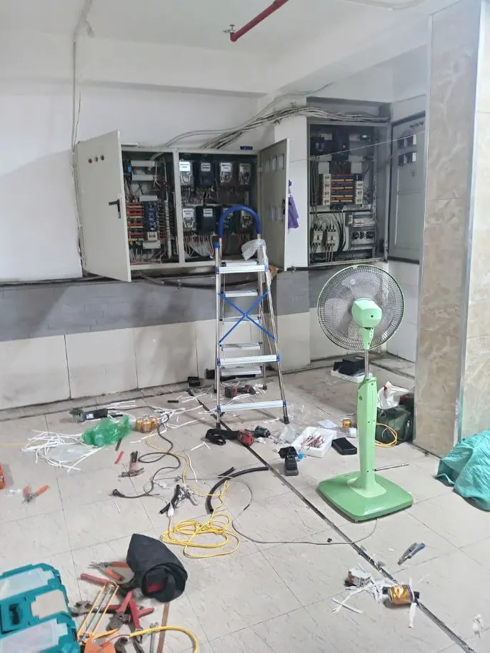 tháo tủ điện kiểm tra aptomat bị nhảy liên tục tại hà nội