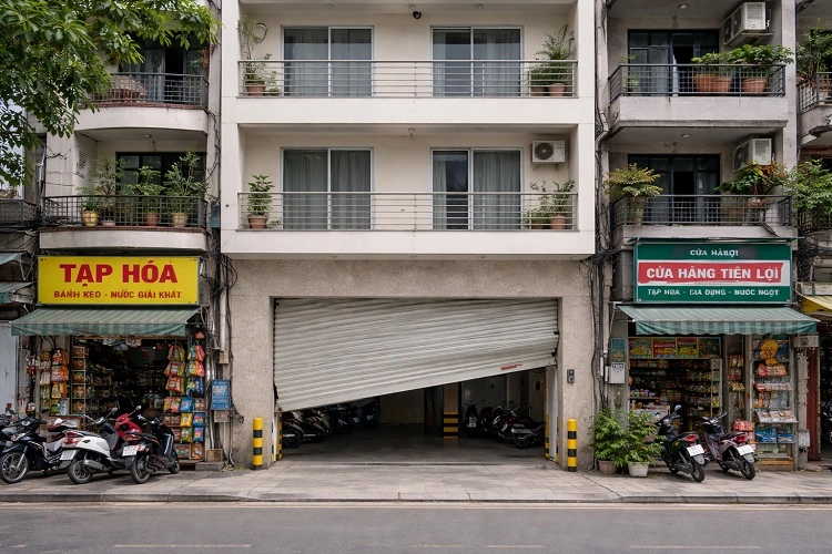 Cửa cuốn bị kẹt nan