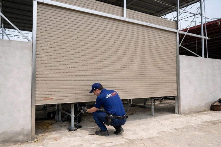 Thợ alo247 sửa cửa cuốn