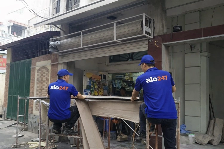 Thợ lắp đặt cửa cuốn tại Phú Thượng