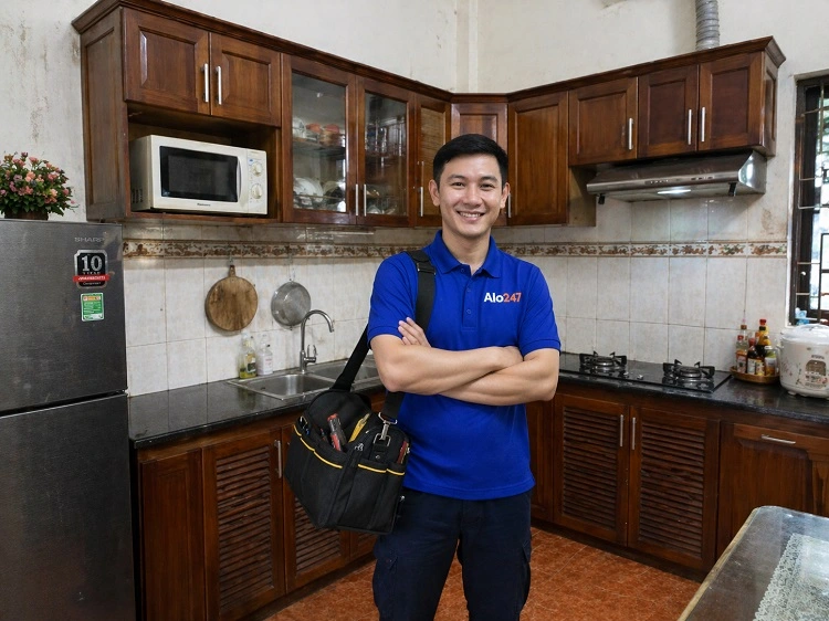 Thợ sửa chữa lò vi sóng tại Đống Đa