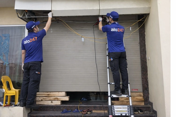 Thợ sửa cửa cuốn của alo247 tại Giảng Võ