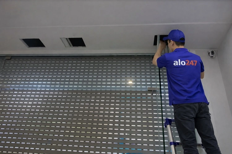 Thợ sửa cửa cuốn tại Phú Thượng