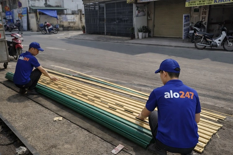 Thợ sửa nan cửa cuốn tại Nghĩa Đô