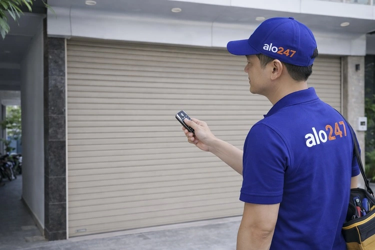 Thợ sửa remote cửa cuốn tại Ngọc Hà