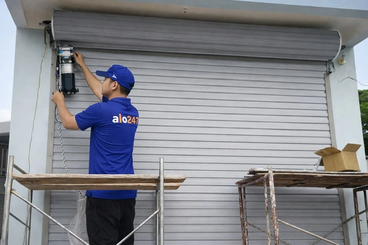 Thợ thay hộp điều khiển cửa cuốn tại Vĩnh Hưng