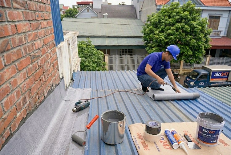 Thợ xử lý chống thấm dột mái tôn tại Phú Xuyên