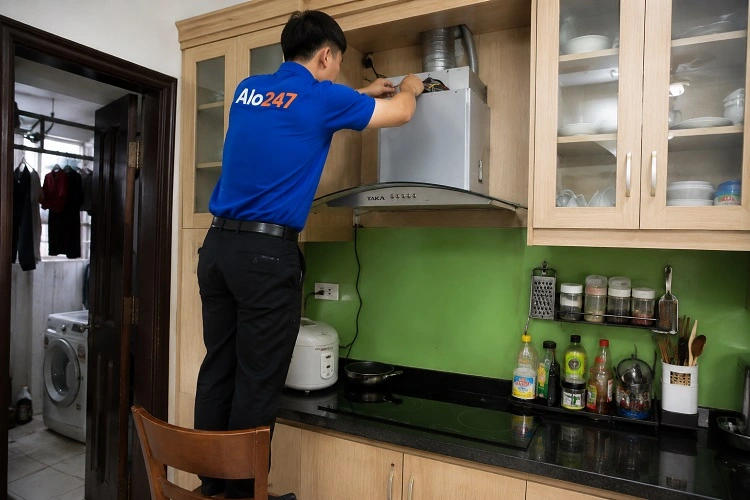 Thợ alo247 sửa máy hút mùi tại Bồ Đề