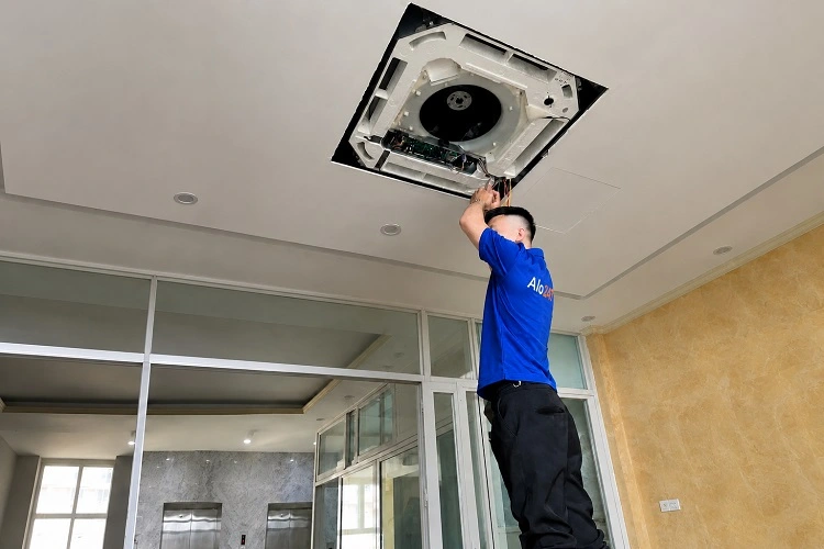 Thợ alo247 bảo dưỡng điều hoà âm trần