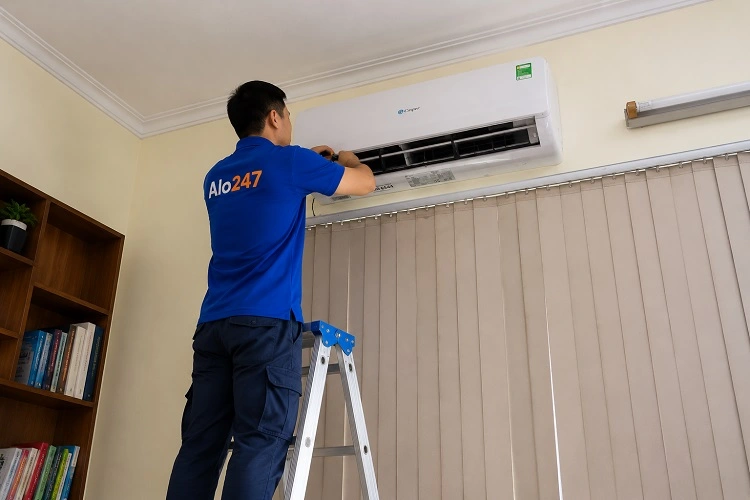 Thợ alo247 kiểm tra trước khi sửa điều hoà Casper