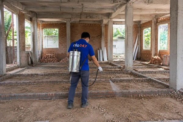 Thợ alo247 thi công chống mối công trình tại Bát Tràng