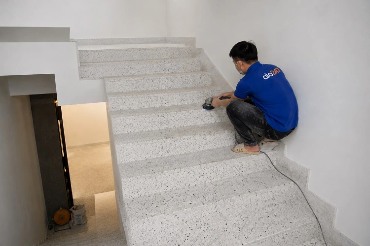 Thợ alo247 thi công cầu thang bê tông mài mờ