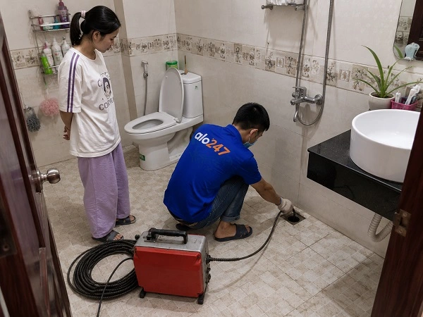 Thợ alo247 thông tắc cống nhà vệ sinh chuyên nghiệp tại Xuân Phương