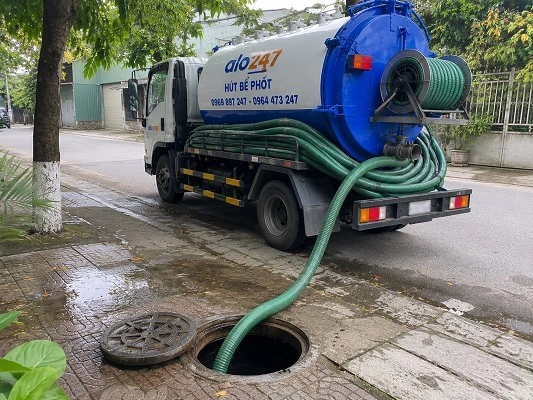 Xe bồn hút bể phốt chân không của alo247 tại Đa Phúc