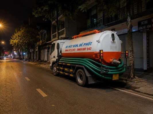 Xe bồn hút bể phốt chân không của alo247 tại Dương Hòa