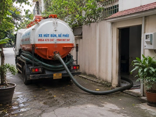 Xe bồn hút bể phốt chân không của alo247 tại Hòa Lạc