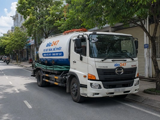 Xe bồn hút bể phốt chân không của alo247 tại Nội Bài